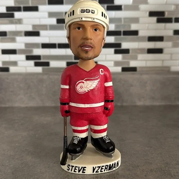 Steve Yzerman Collectible Series Bobblehead / 2001-2001 / NHL - Picture 6 of 10
